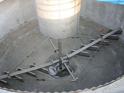 周边传动刮吸泥机