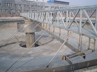 中心传动刮泥机